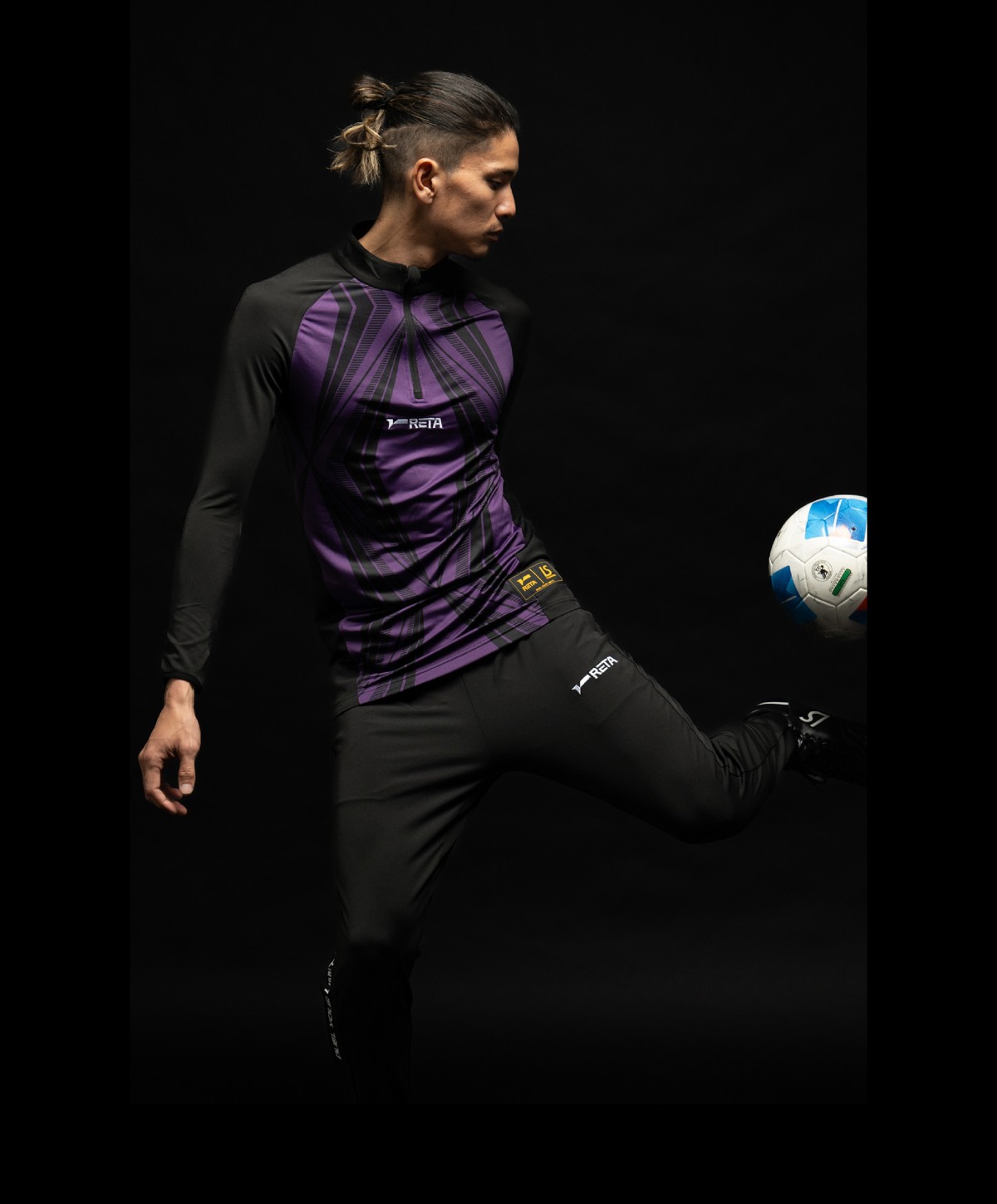 RETA DYL TRAINING HALFZIP TOP スタイルイメージ